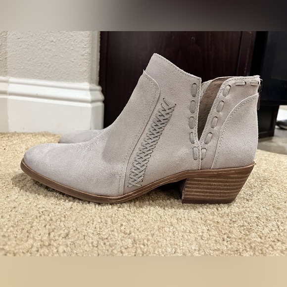 Vince Camuto booties - Picture 5 of 5